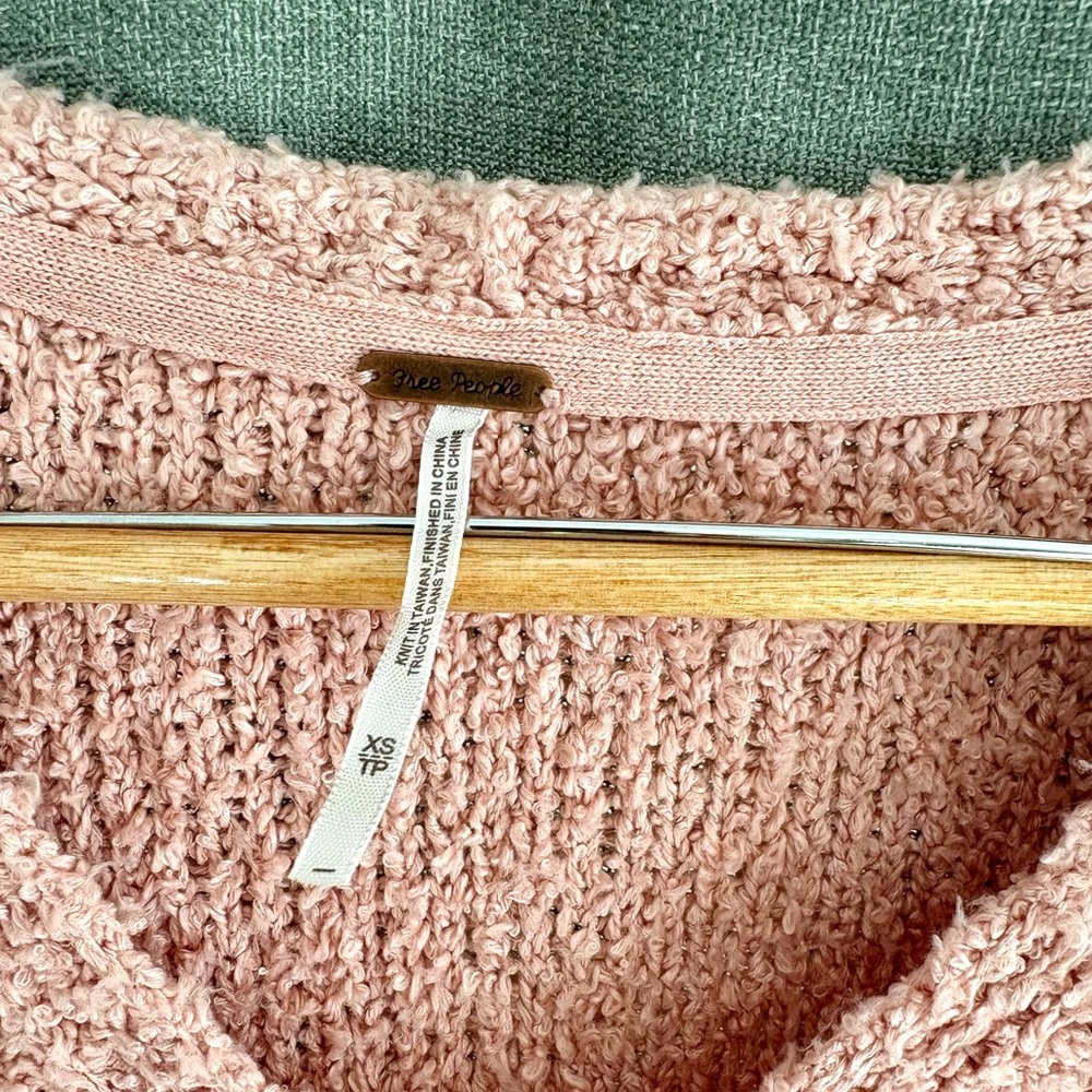 Free People Finders Keepers V Neck Sweater size XS - Picture 6 of 8